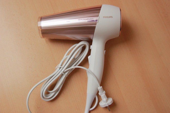 Dozens Compulsion Pounding Philips Dry Care Prestige Moisture Protect Hairdryer HP8280/00 Review |  FemaleAdda.com