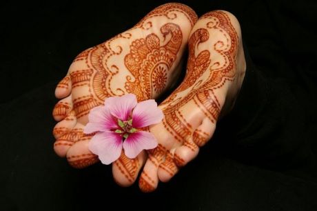 NEW MEHENDI TREND | MEHENDI ON SOLES